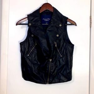 American Eagle Faux Leather Black Zip Up Vest Sz Small *EUC* Worn 3x!